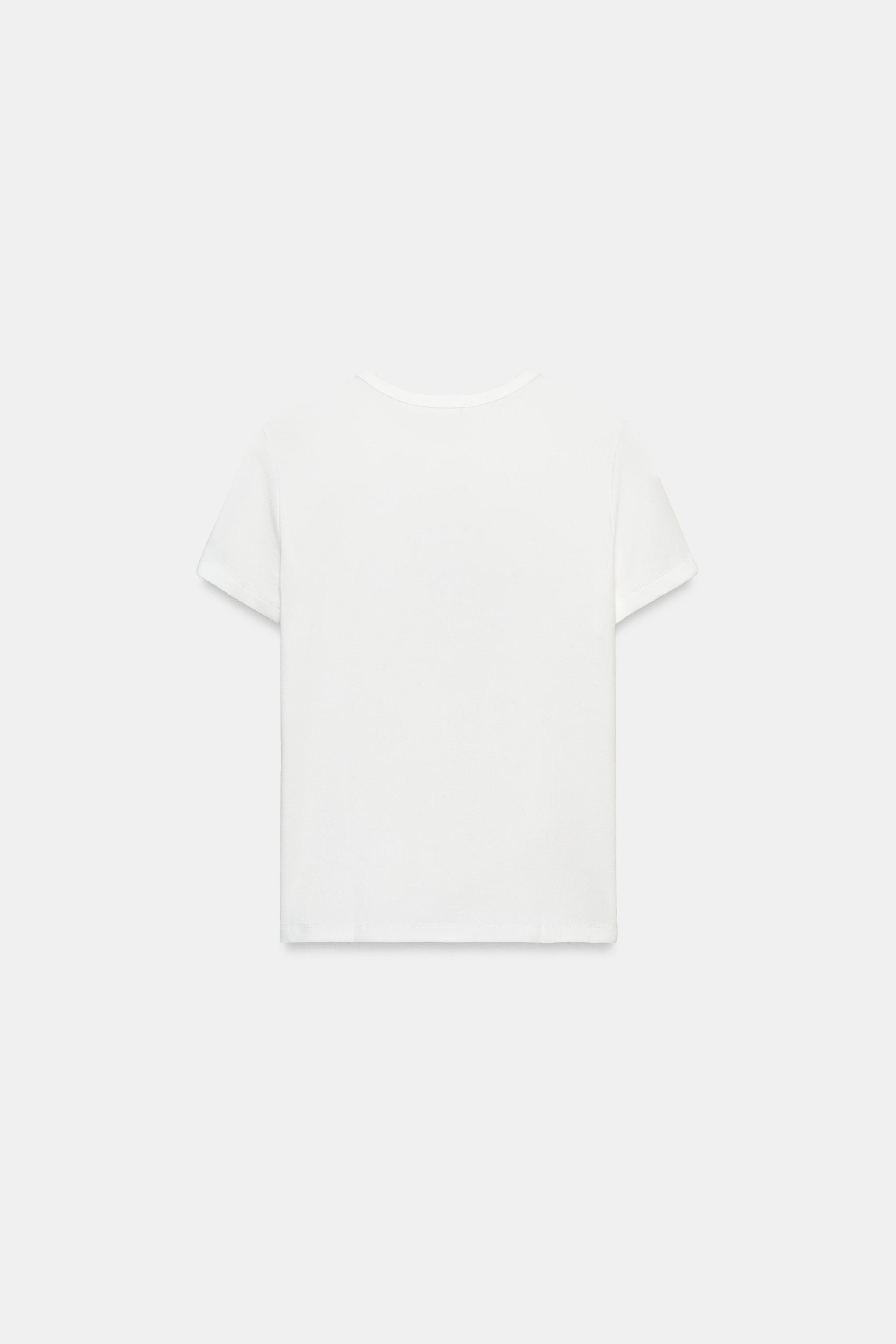 T-SHIRT MANCHES COURTES ET INSCRIPTION